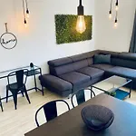 Moderne I Zentral I Grosser Parkplatz Apartment *