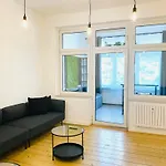 Moderne I Zentral I Grosser Parkplatz * Duisburg
