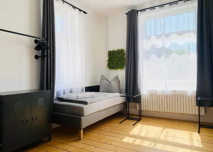 Moderne I Zentral I Grosser Parkplatz Duisburg