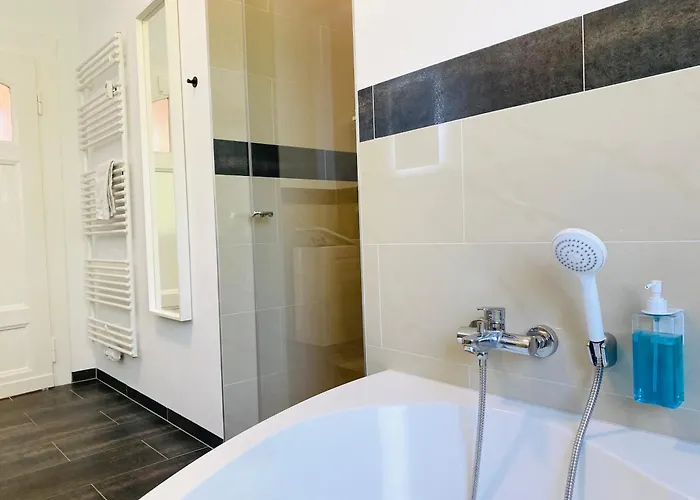 Moderne I Zentral I Grosser Parkplatz *